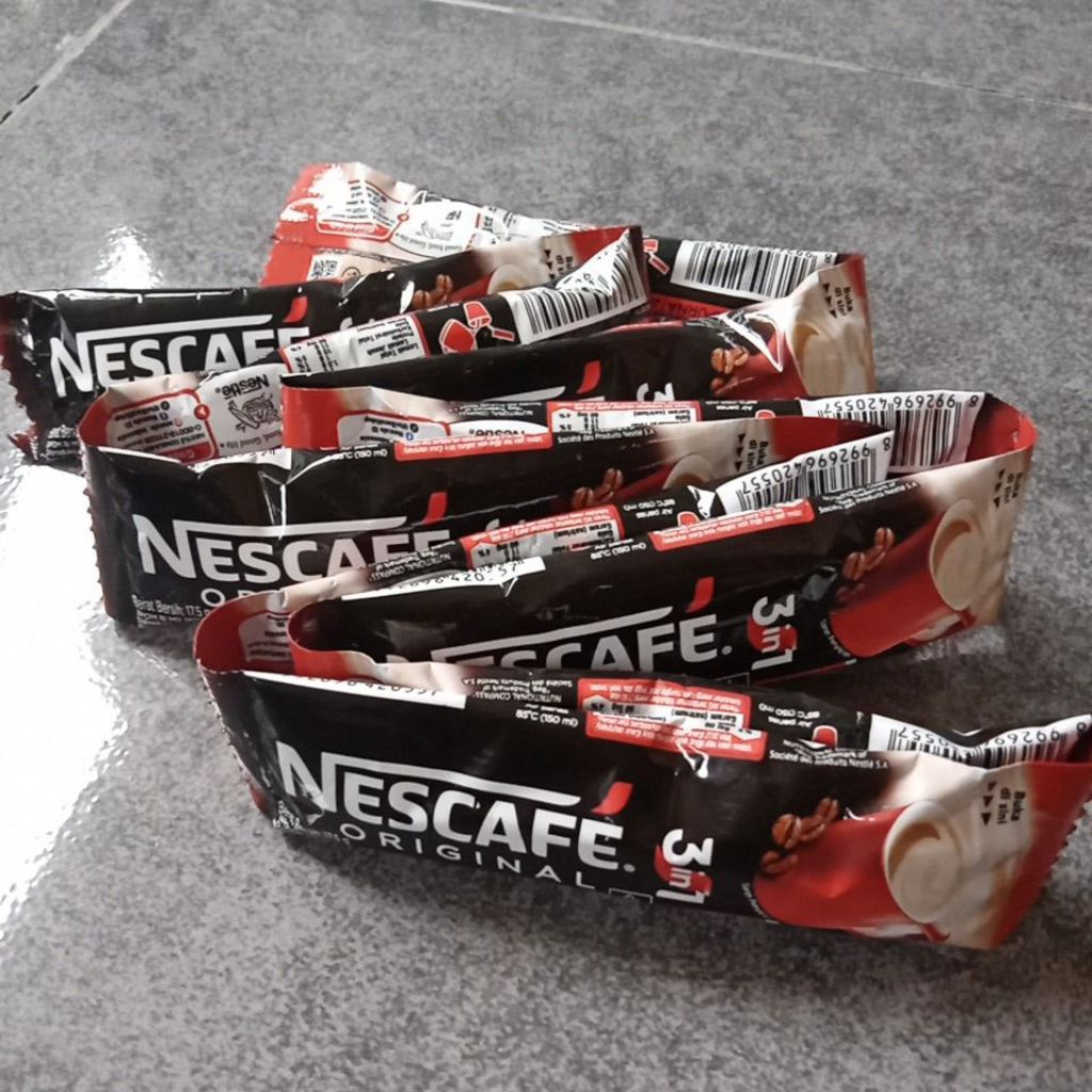 

Nescafe 3 in 1 Original 1 renteng isi 10 Sachet