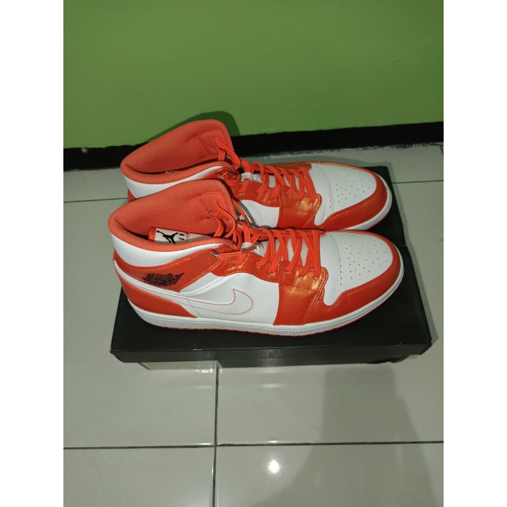 Nike Air Jordan Orange Mid