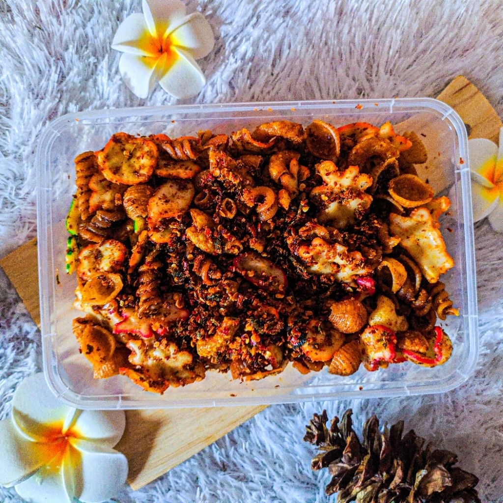 

kerupuk Mix/kerupuk campur pedas daun jeruk/90gr/snack caringe cemialn viral terlaris