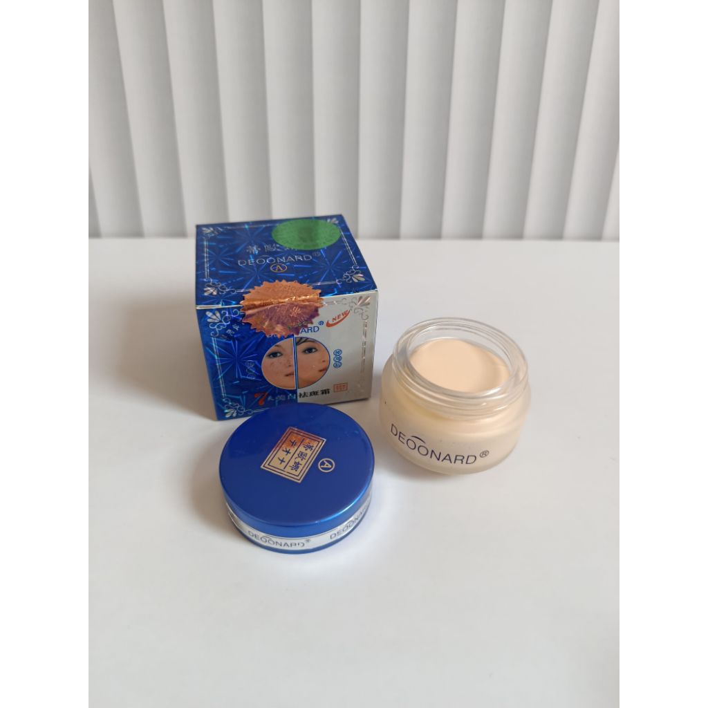 Deoonard Biru Day Cream / Krim Siang Deoonard Memutihkan Melembabkan