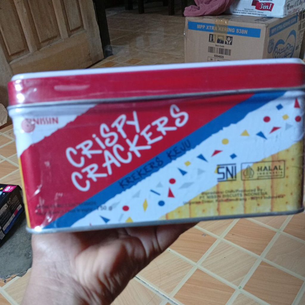 

CRISPY CRACKERS NISSIN (KEMASAN KALENG 750GR)