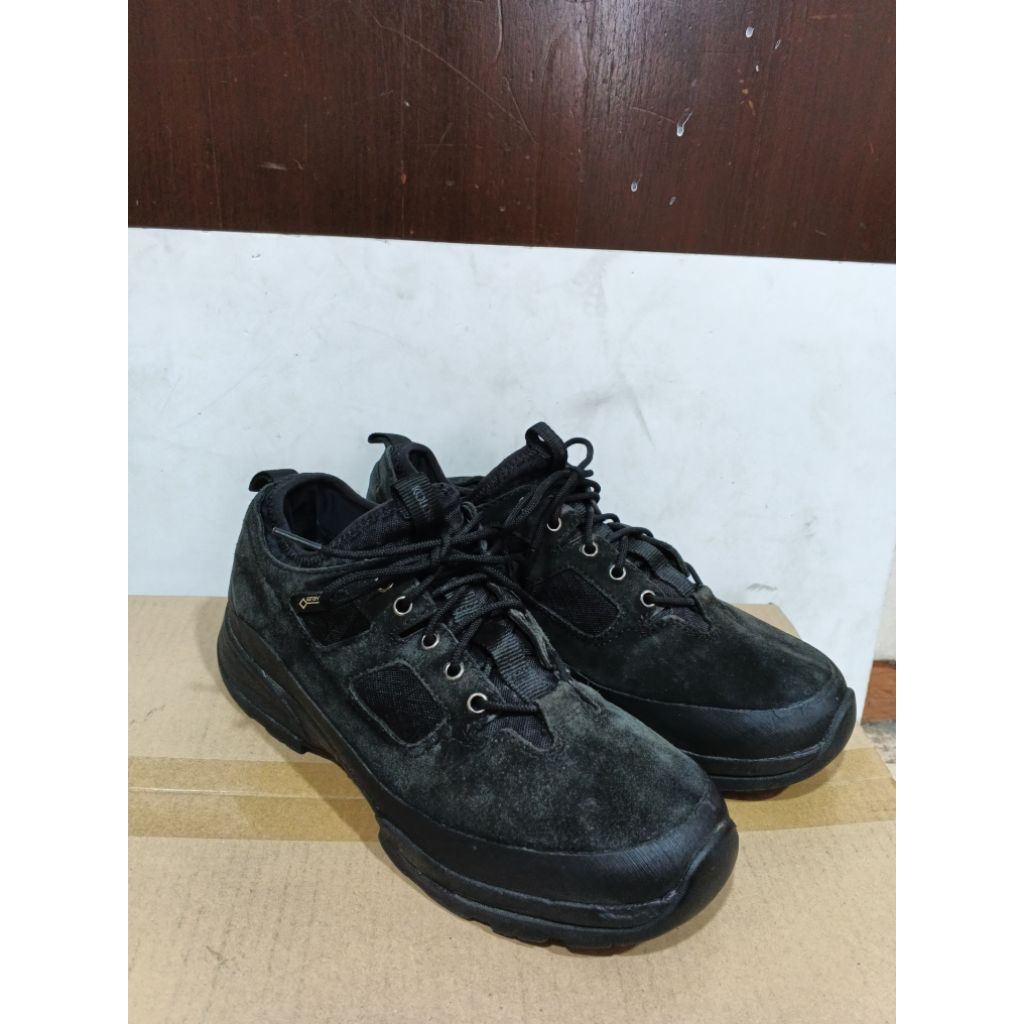 Sepatu BEKAS outdoor KOLON SPORT GORETEX size 41