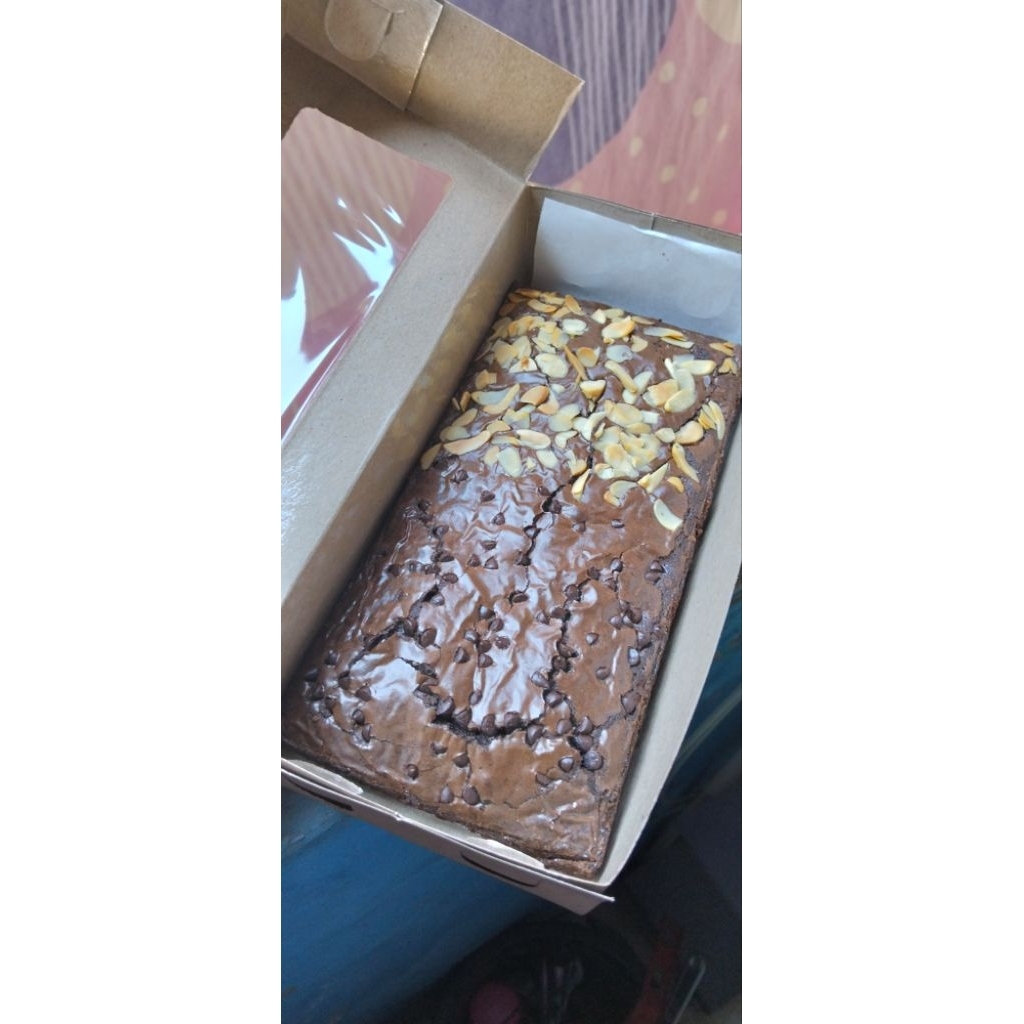 

fudgy brownis shiny crust ukuran 20x10