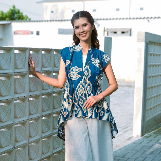 BATIK TRUSMI Atasan Wanita Blouse Outer Batik Mega Mendung Linzhi