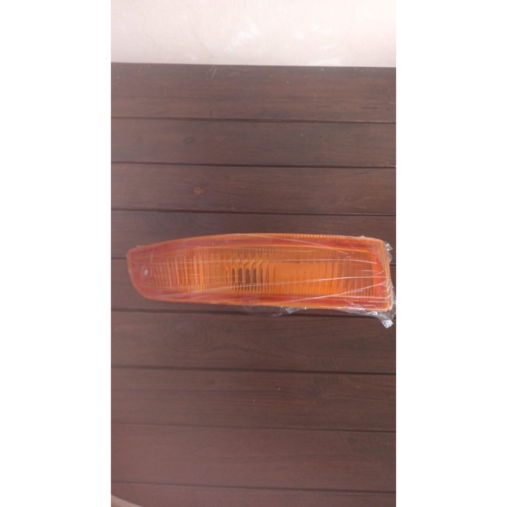 lampu sen depan bemper toyota corona absolute bagian sisi kanan