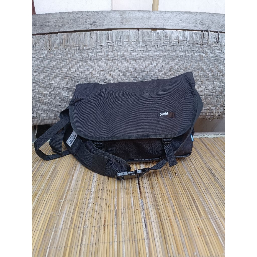 LINK Co Peeps Messenger Bag