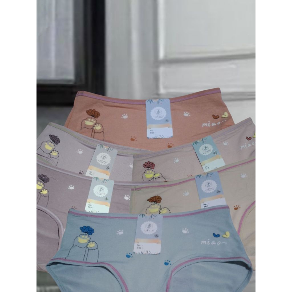 CD,celana dalam katun laparis,celana dalam wanita