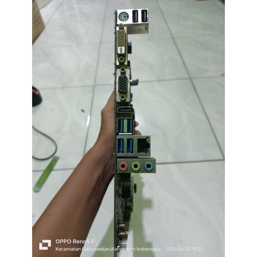 ASROCK A320M-HDV soket AM4 bekas