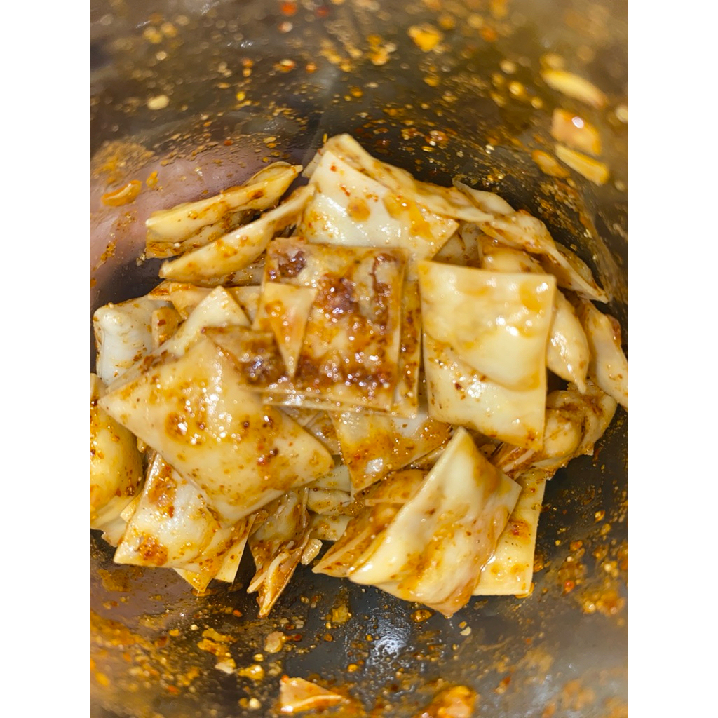 

cemilan kering pangsit pedas