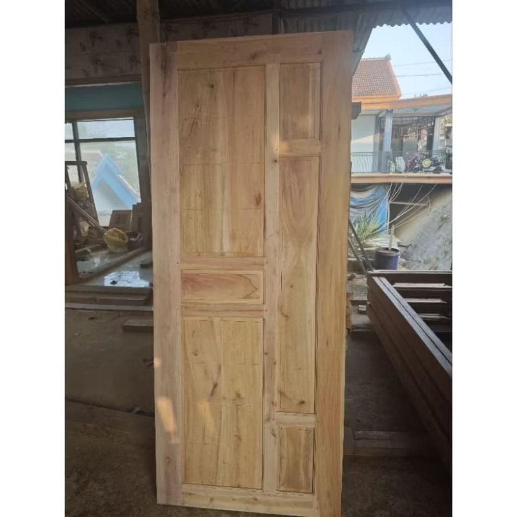 pintu kayu mahoni