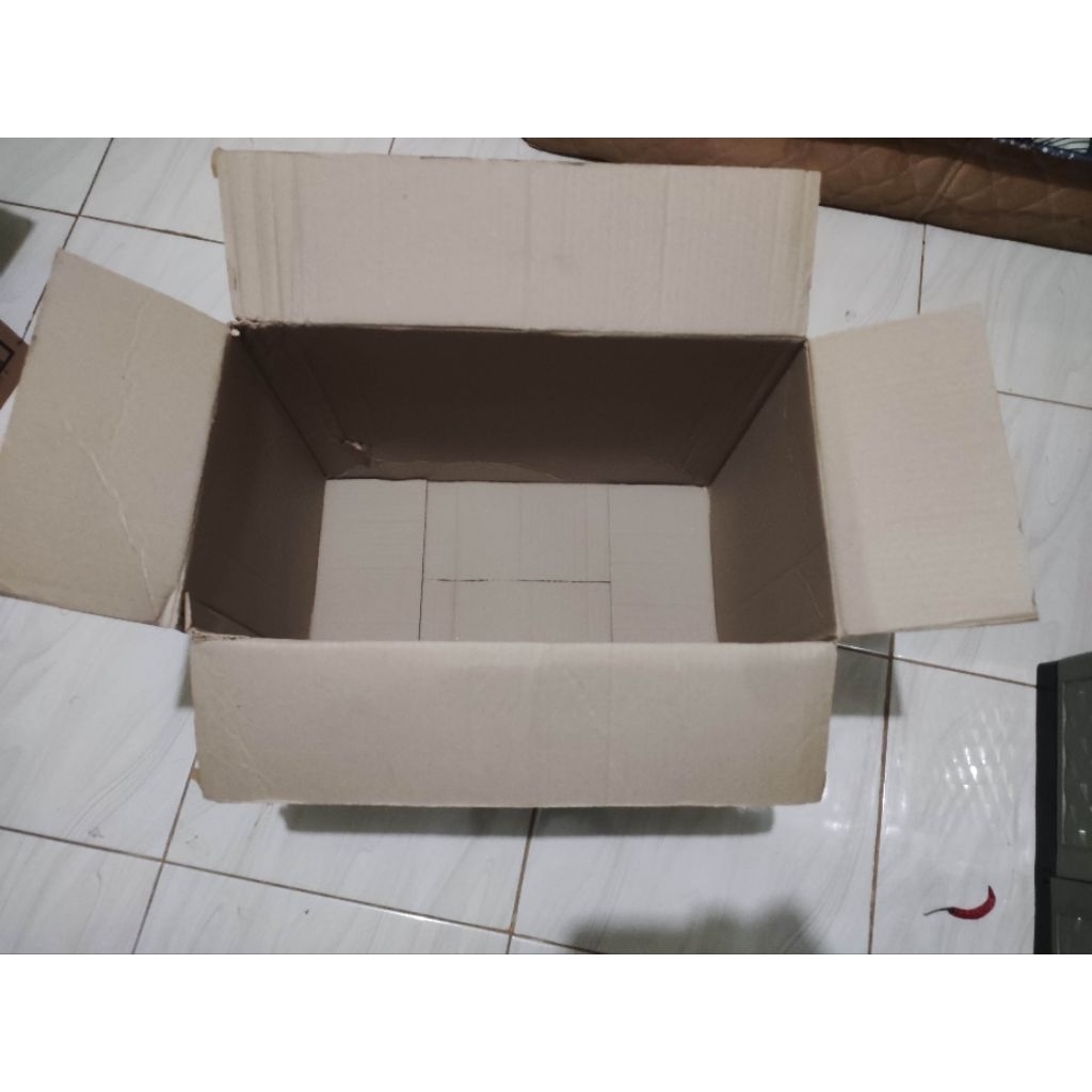 

KARDUS BEKAS UKURAN BESAR MAMYPOKO, CHARM, JAZ 1