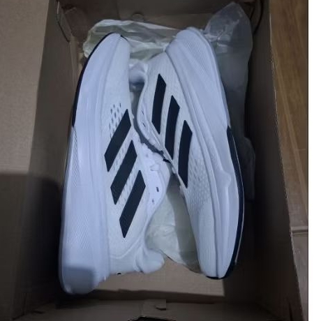 sepatu lari adidas