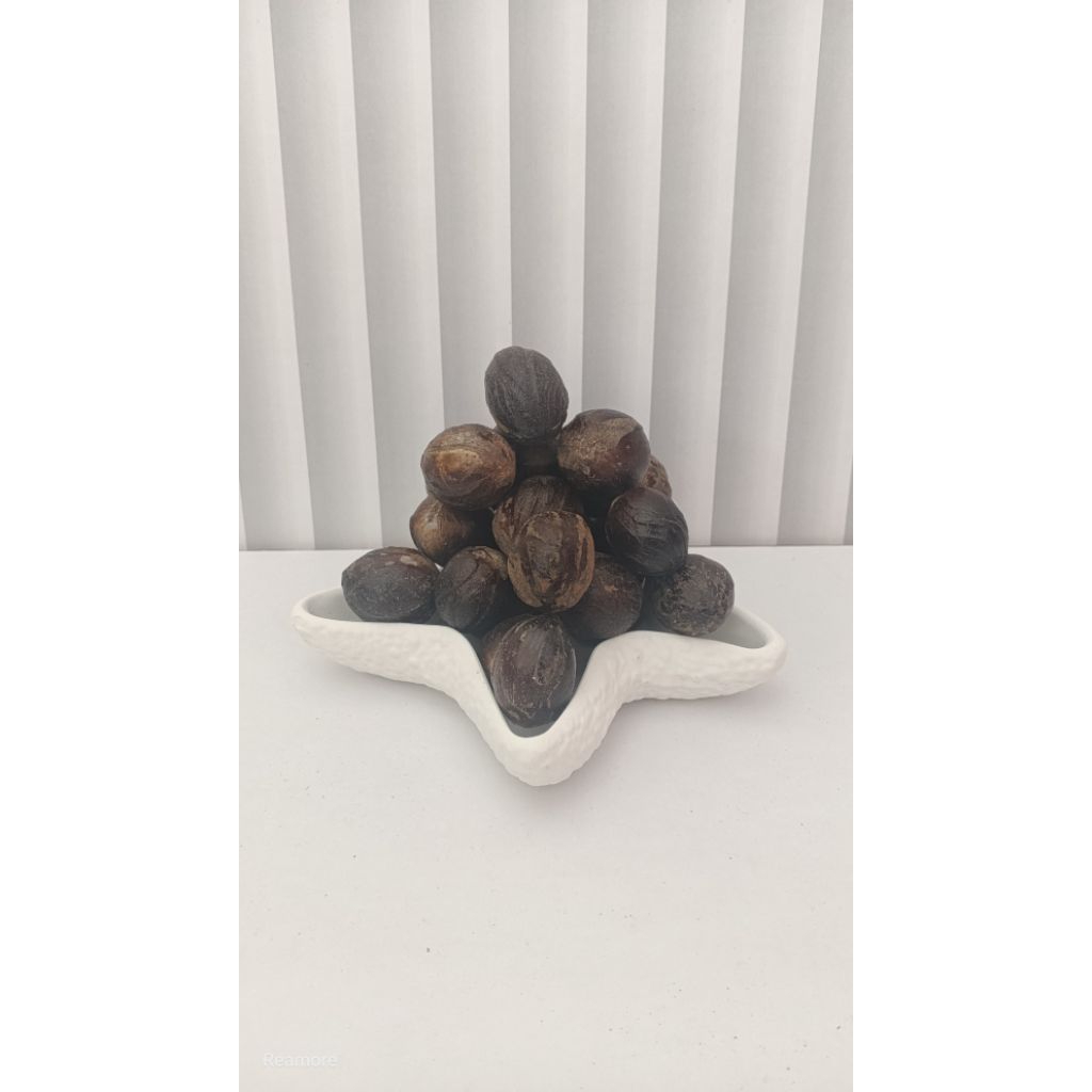 

Biji Buah Pala kering