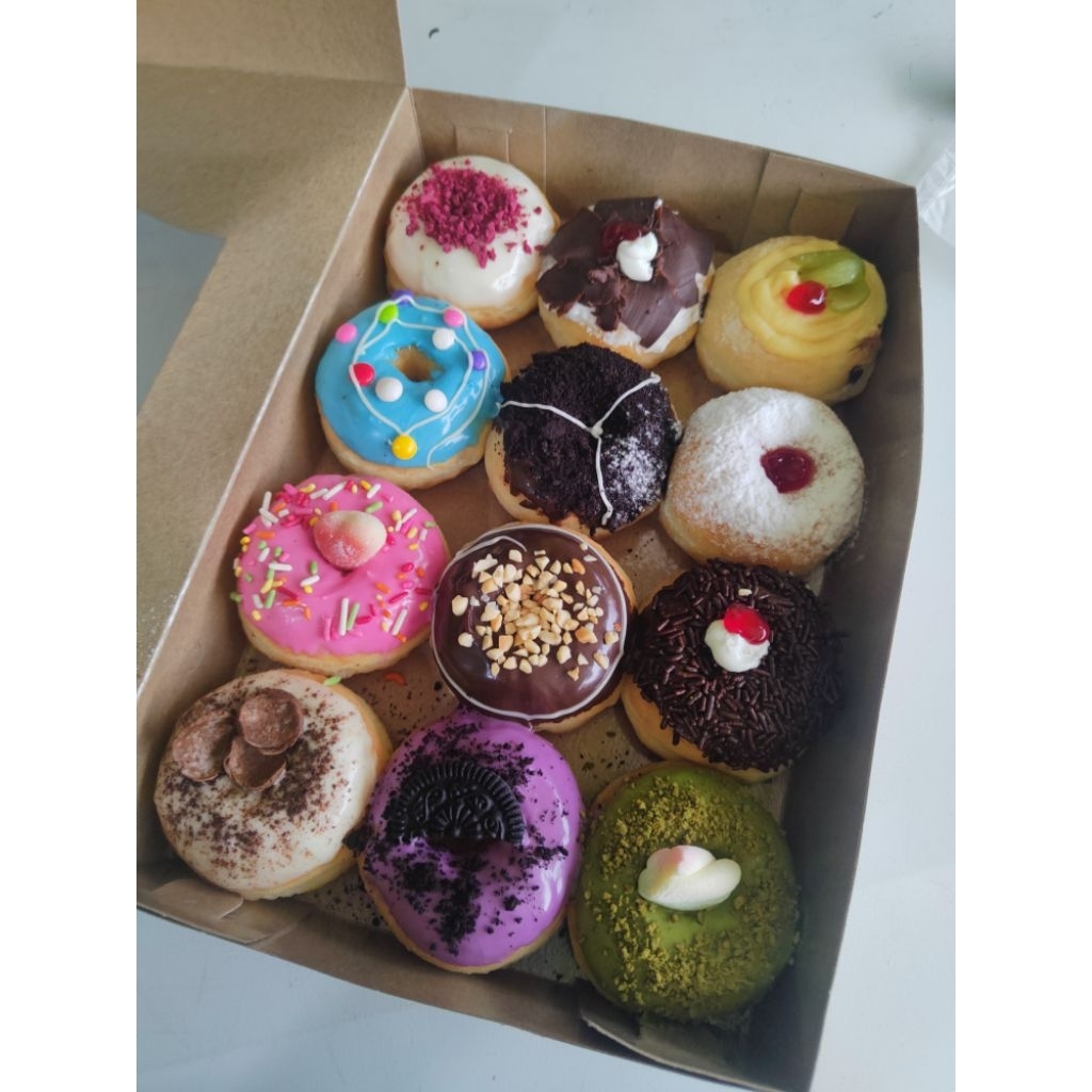 

donat susu fluffy ukuran sedang 12pcs mix varian