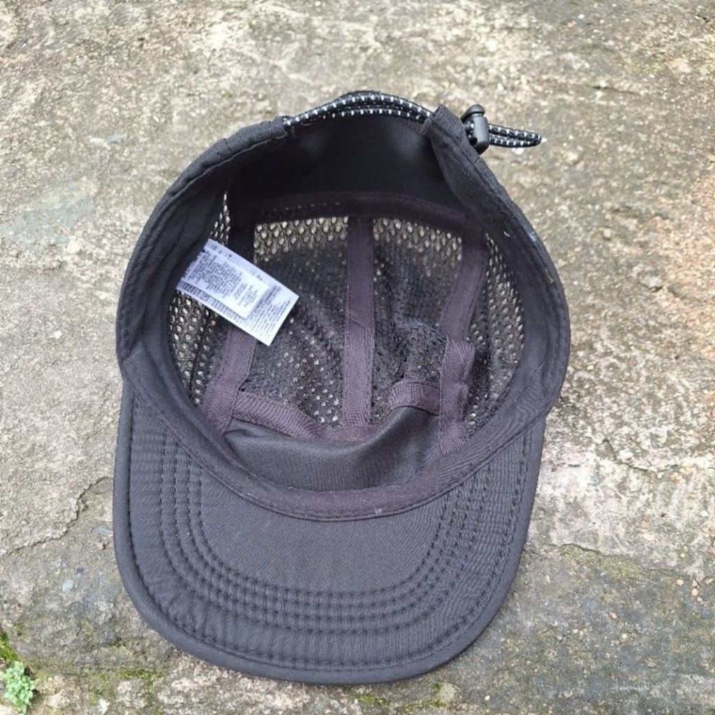 Bandit The Run Mesh Black Topi Running Poliester Pasti Diskon