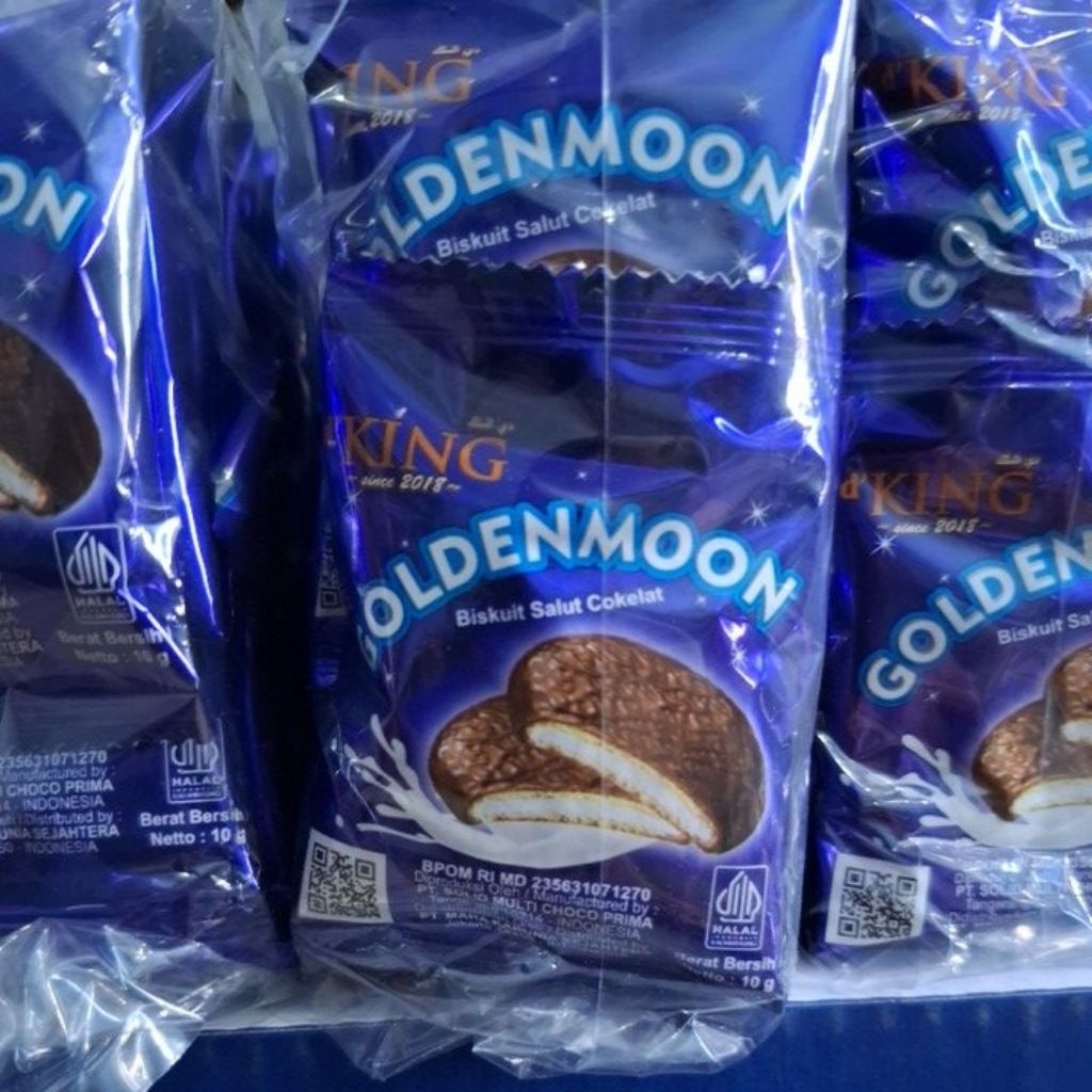 

GoldenMoon // Biskuit salut coklat //20pcs // pack