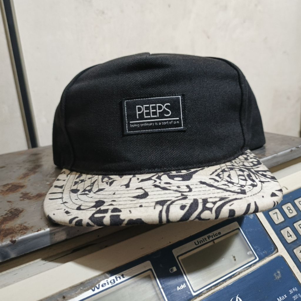 TOPI SNAPBACK BRAND PEEPS