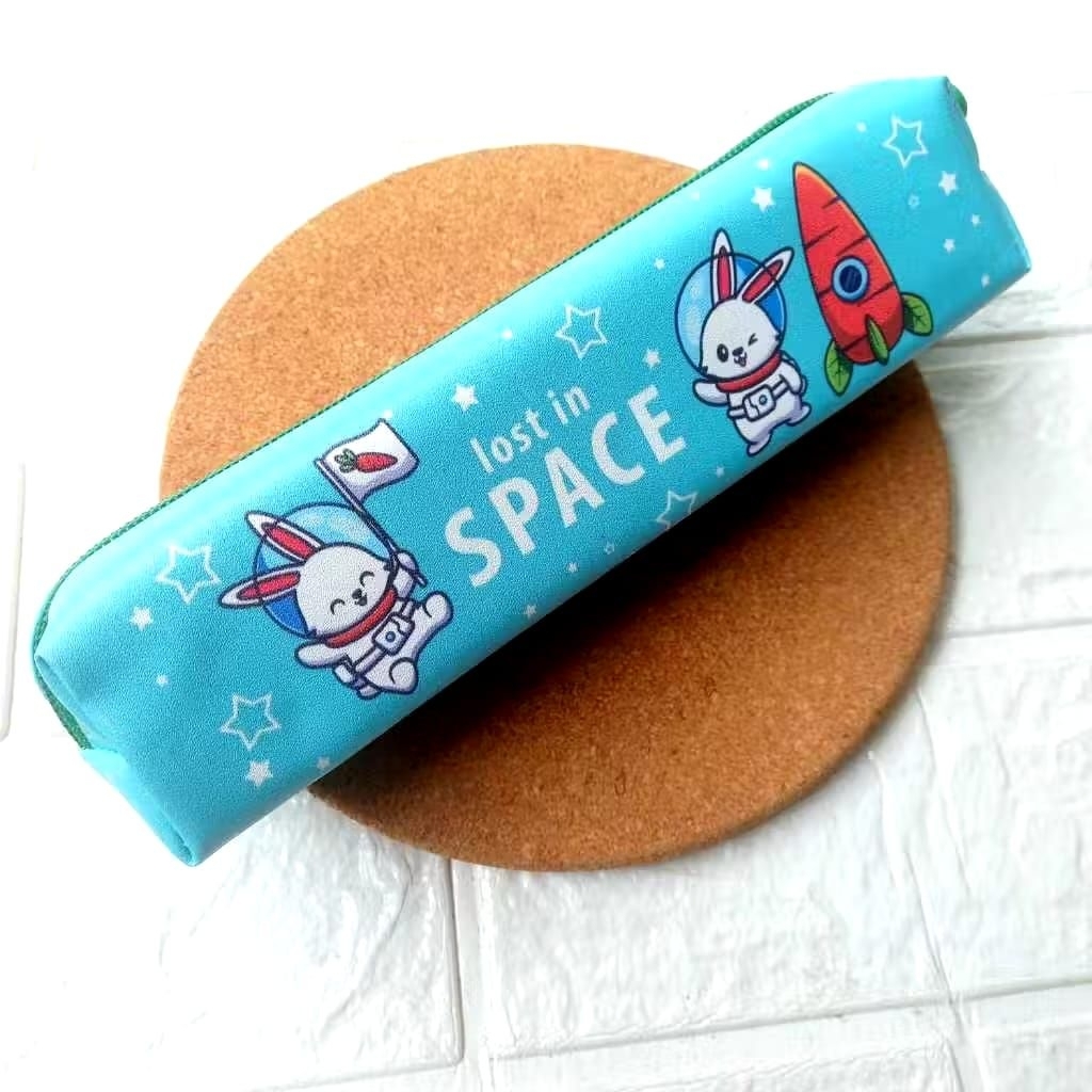 

Tempat Pensil Karakter Lucu Kotak Pensil Zipper Tepak Mini Astronot