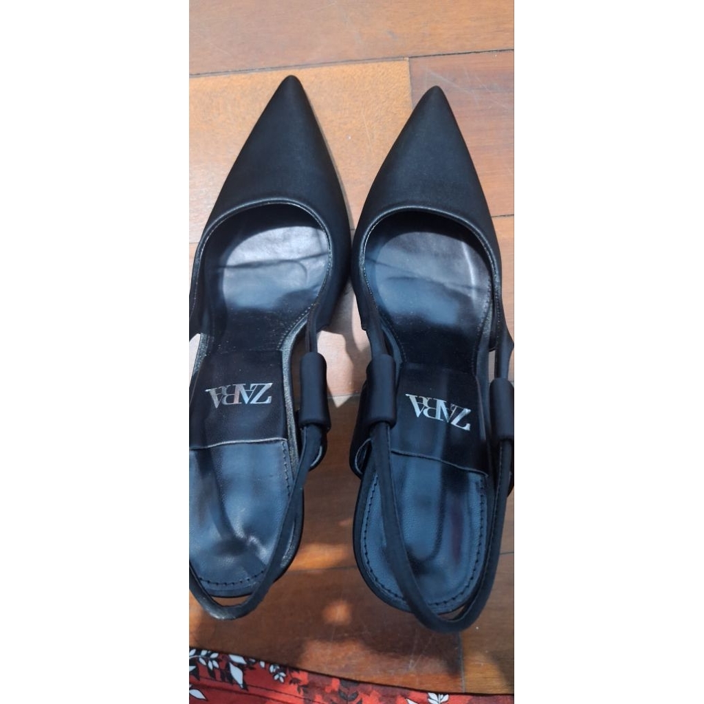 Sepatu Zara (original)