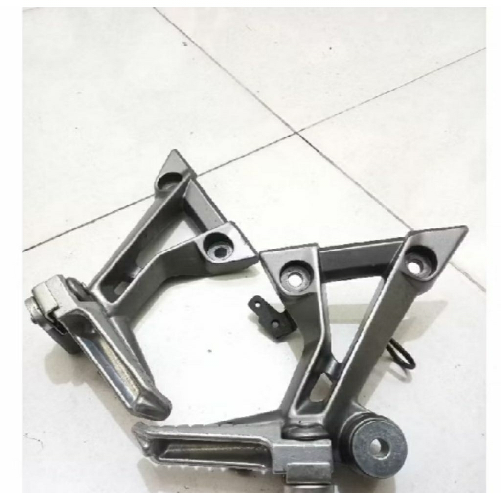 postep foot step pijakan kaki belakang Kawasaki ninja250Fi original