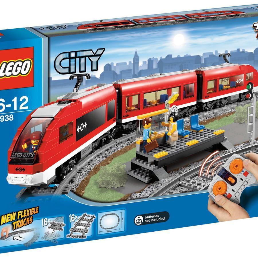 lego city 7938 passenger train