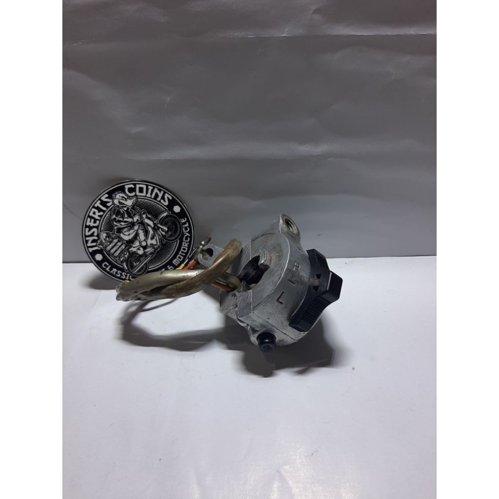 Holder kanan honda c50 C70 c90 pispot original second