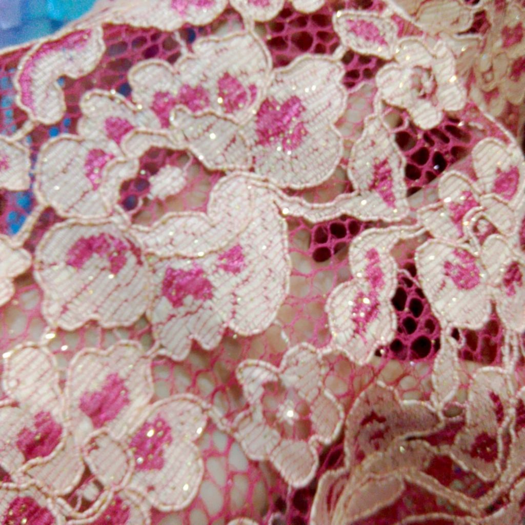 Kain Brokat Renda Bunga Premium – Warna Pink Gold Elegan, (Harga Kain Per½ Meter)