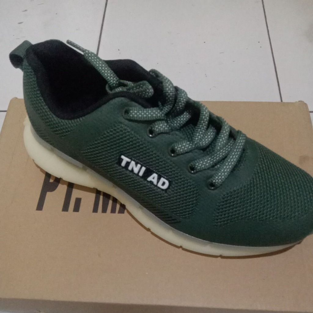 SEPATU OLAHRAGA TNI AD