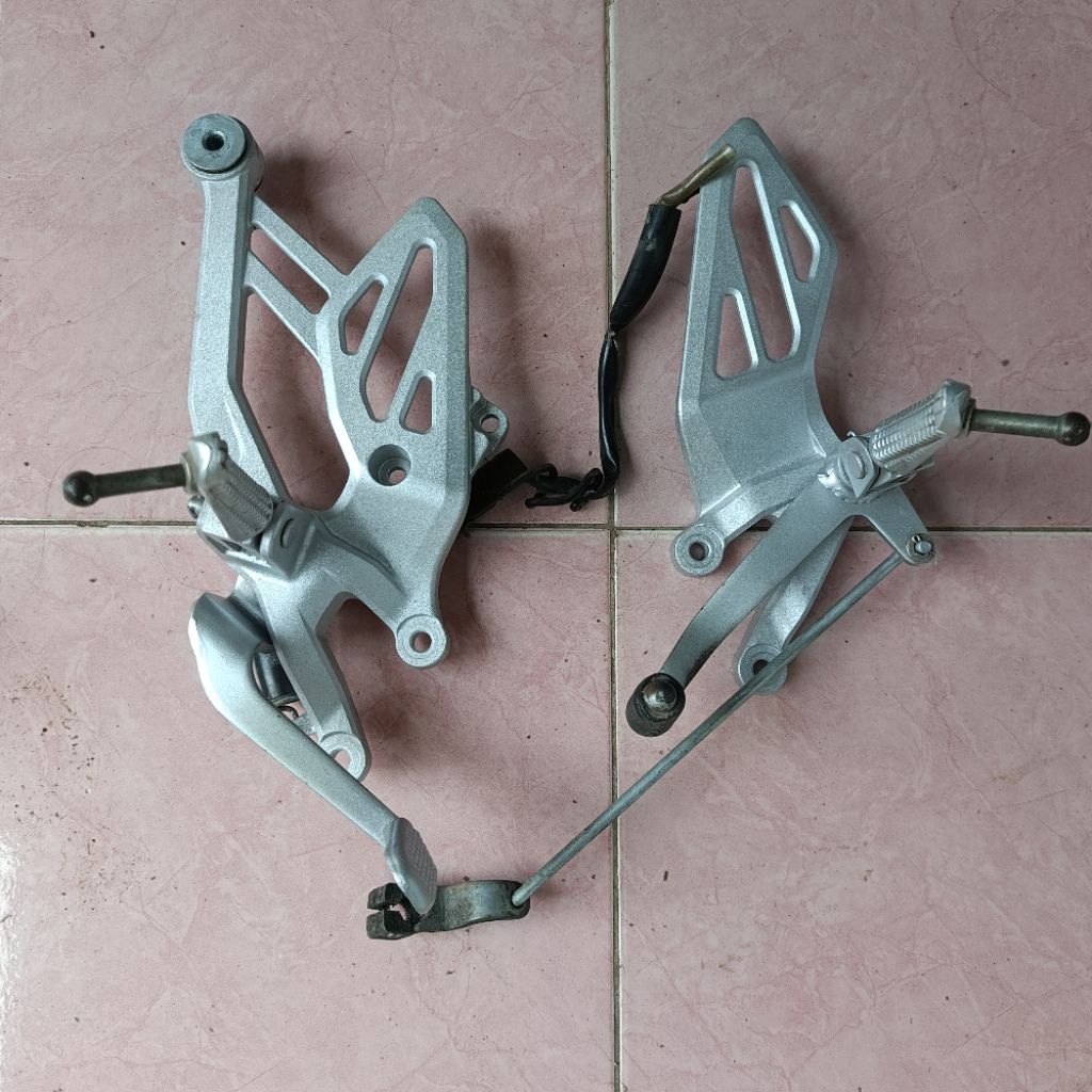Step Postep Depan Original YAMAHA R15V3