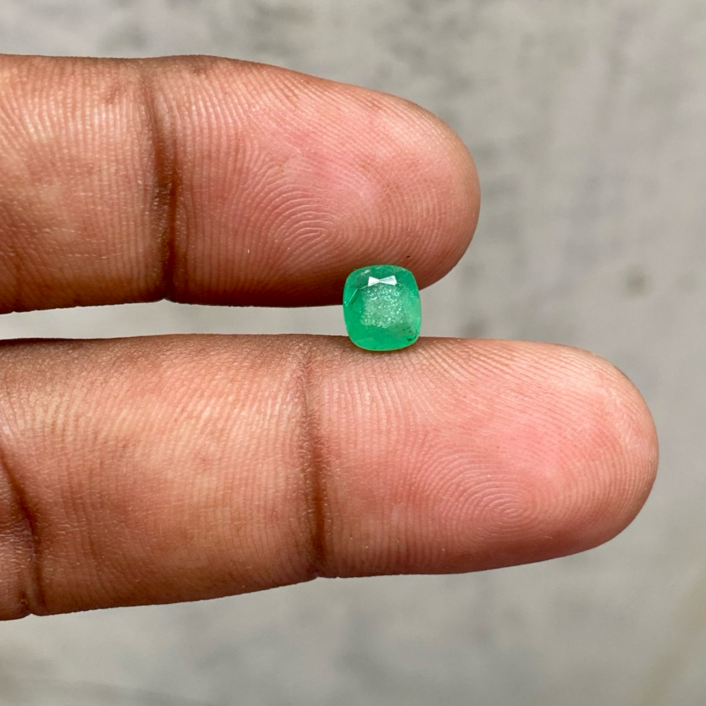 natural zambian emerald batu zamrud colombia jamrud cushion shape ukuran kecil dim 6.5x5.5x3