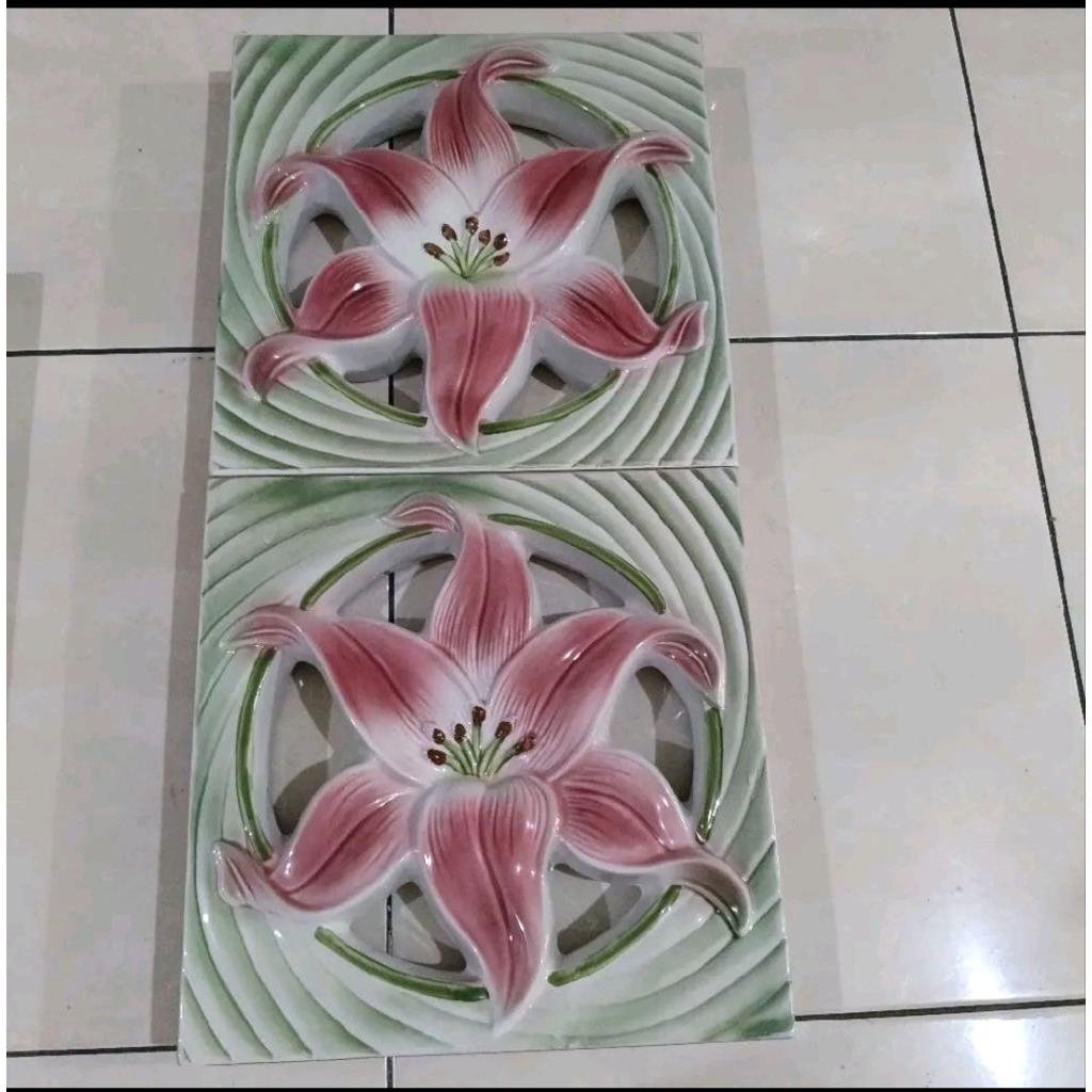 roster keramik bunga lily 30*30