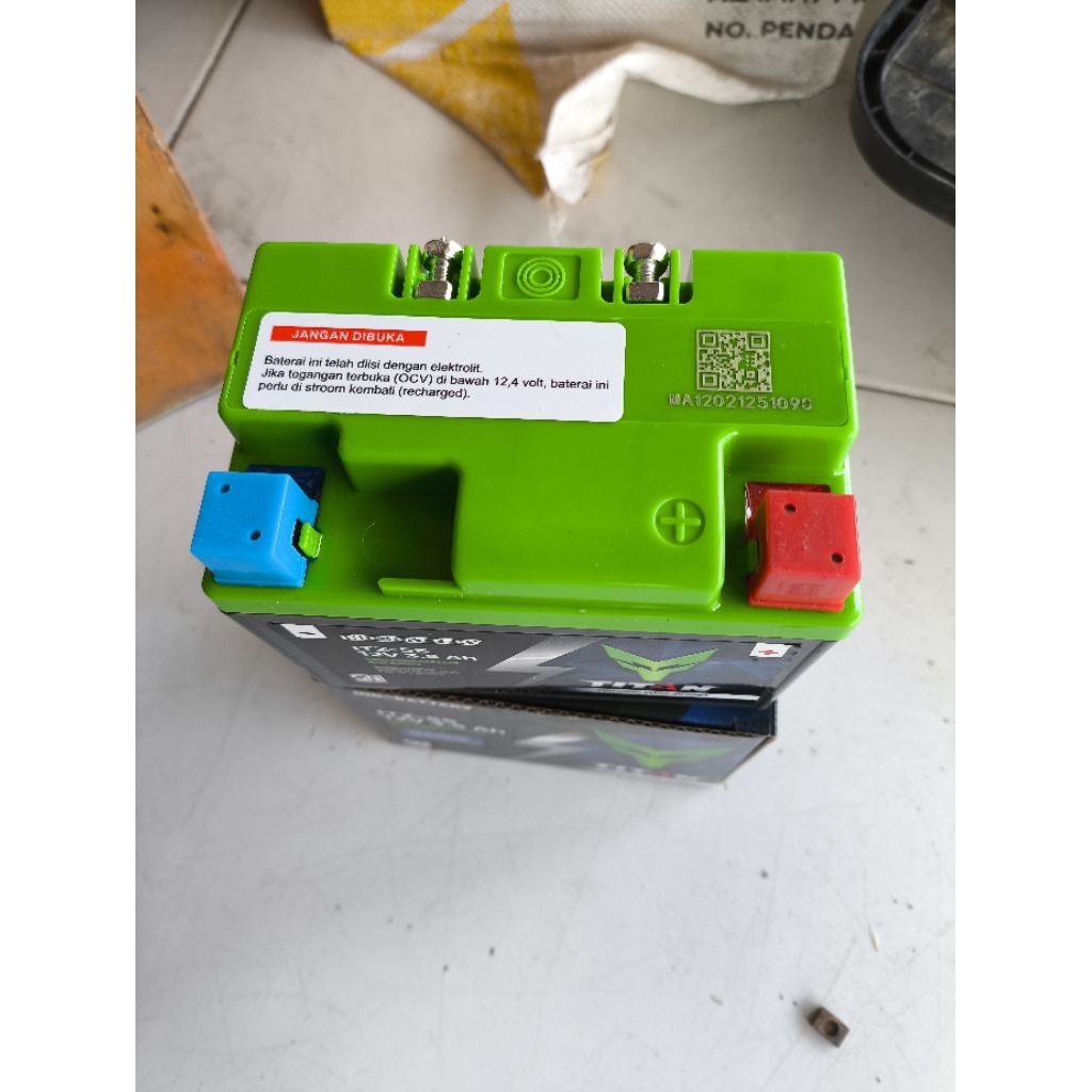 Aki Motor TITAN GTZ5S Untuk Motor Supra x 125 karbu dan injeksi, Beat karbu dan injeksi, revo karbu 