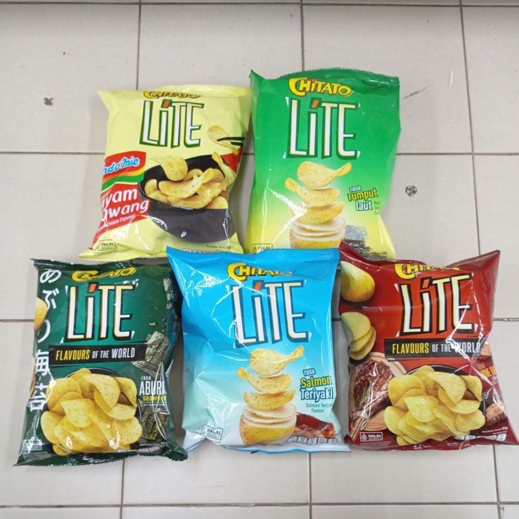 

Chitato Lite Potato Chips Ayam Bawang 68g