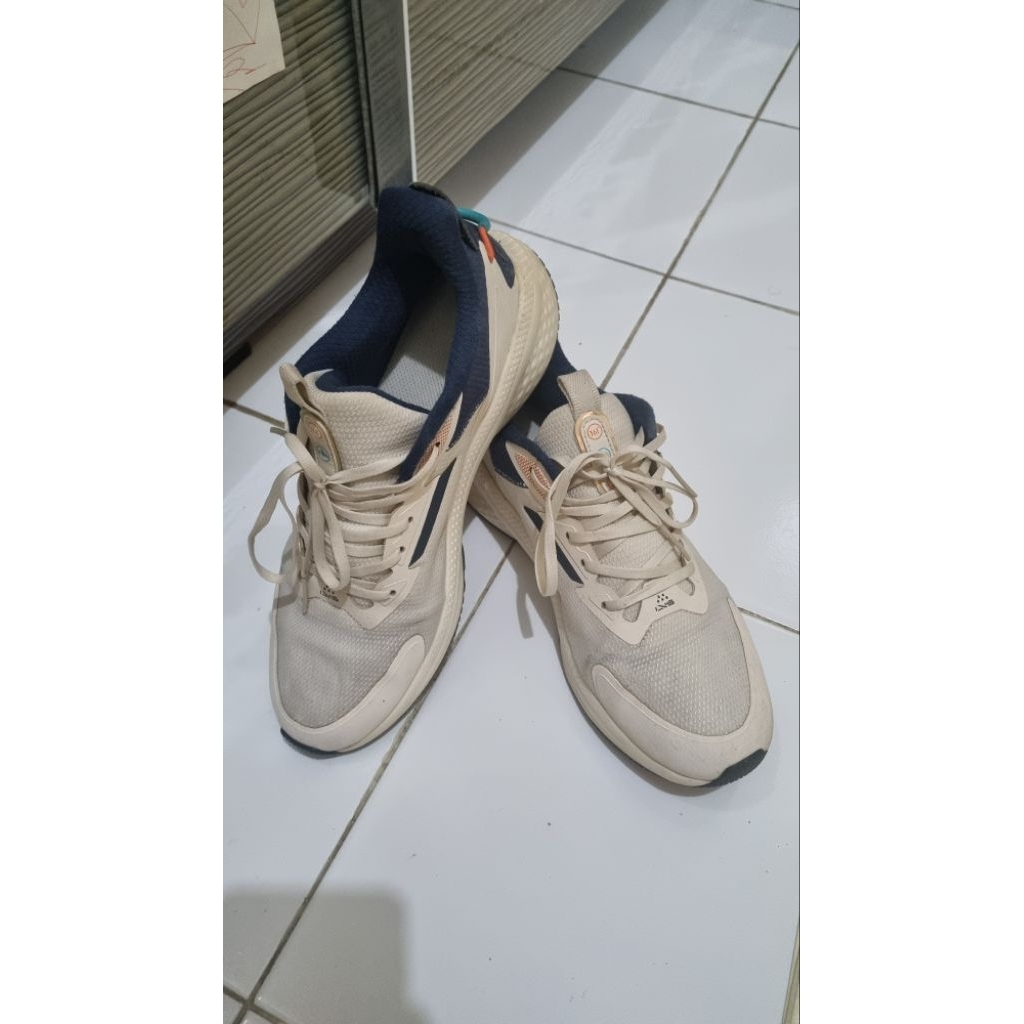 Sepatu Running 361 Degress