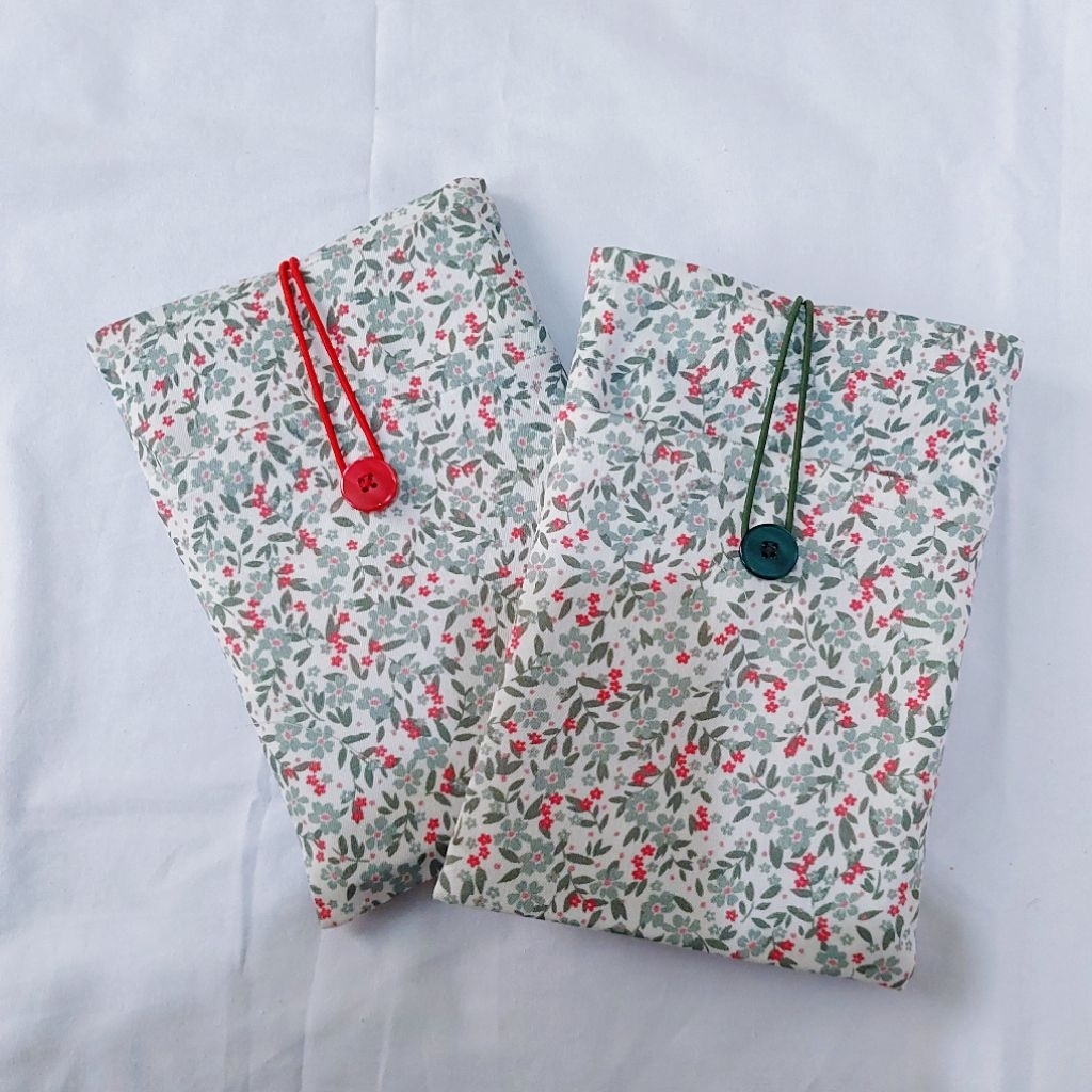 

Book Sleeve Small | Kantong Buku Kain | Pouch Novel - Motif Flower Fall