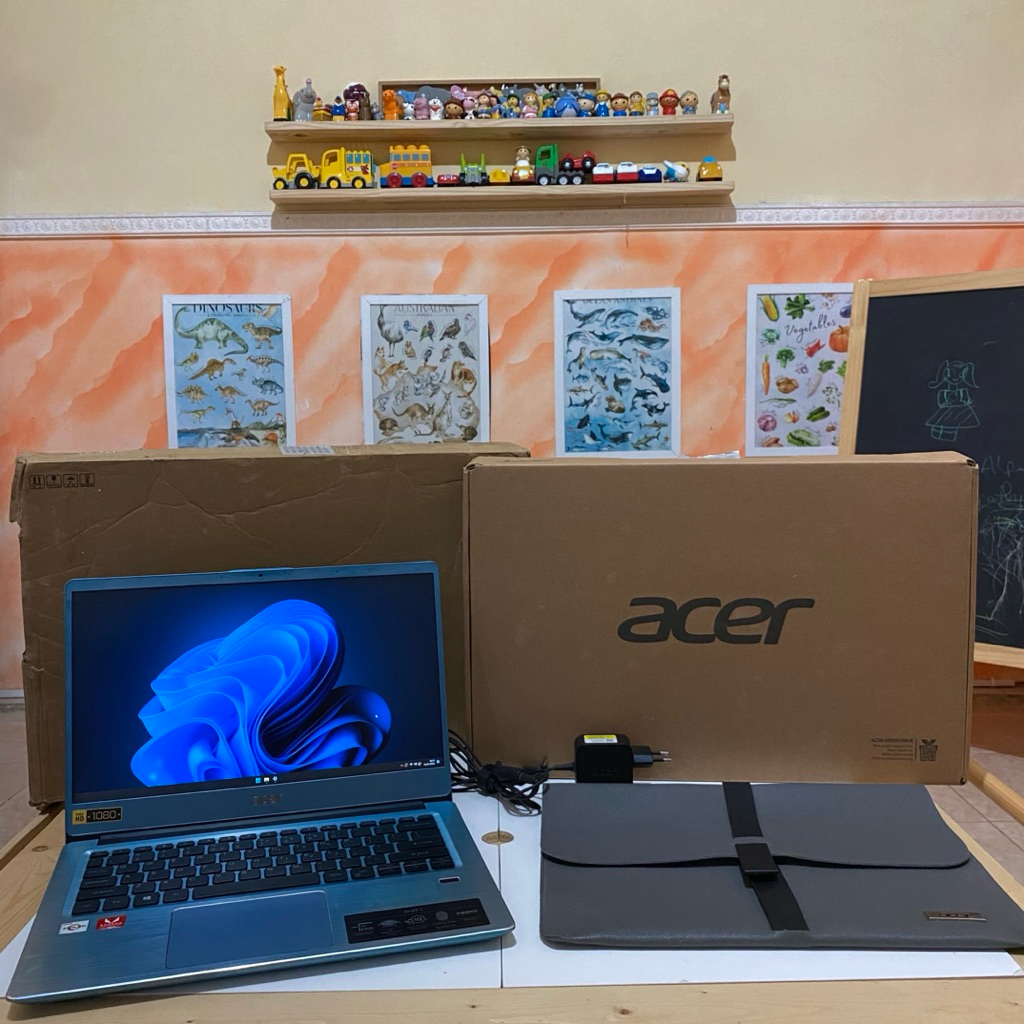 Preloved Acer Swift SF314-41 AMD Athlon 300u Ram 4gb SSD 512gb Radeon Vega 3