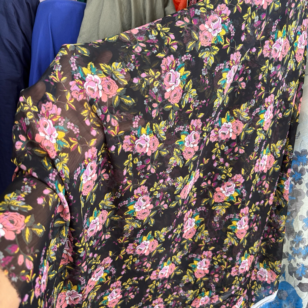 Kain Ceruty Yoryu Motif Bunga – Bahan Ringan, Flowly & Cantik untuk Gamis kebaya