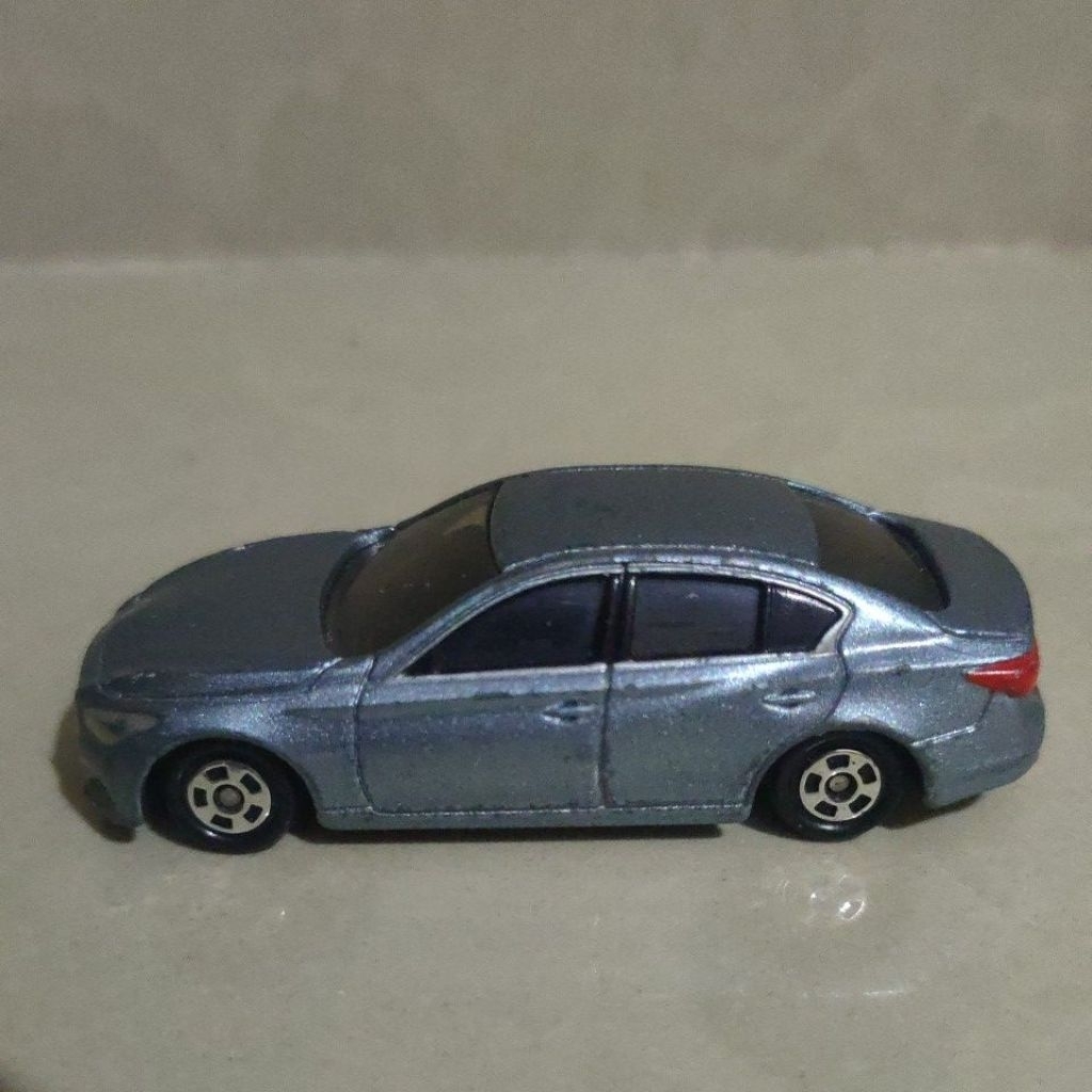 Tomica skyline no. 105