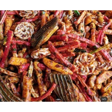 

Kerupuk Seblak Campur Mix: Delicious Blend of Seblak Beton, Jengkol, Rafael, and Bawang 250gram