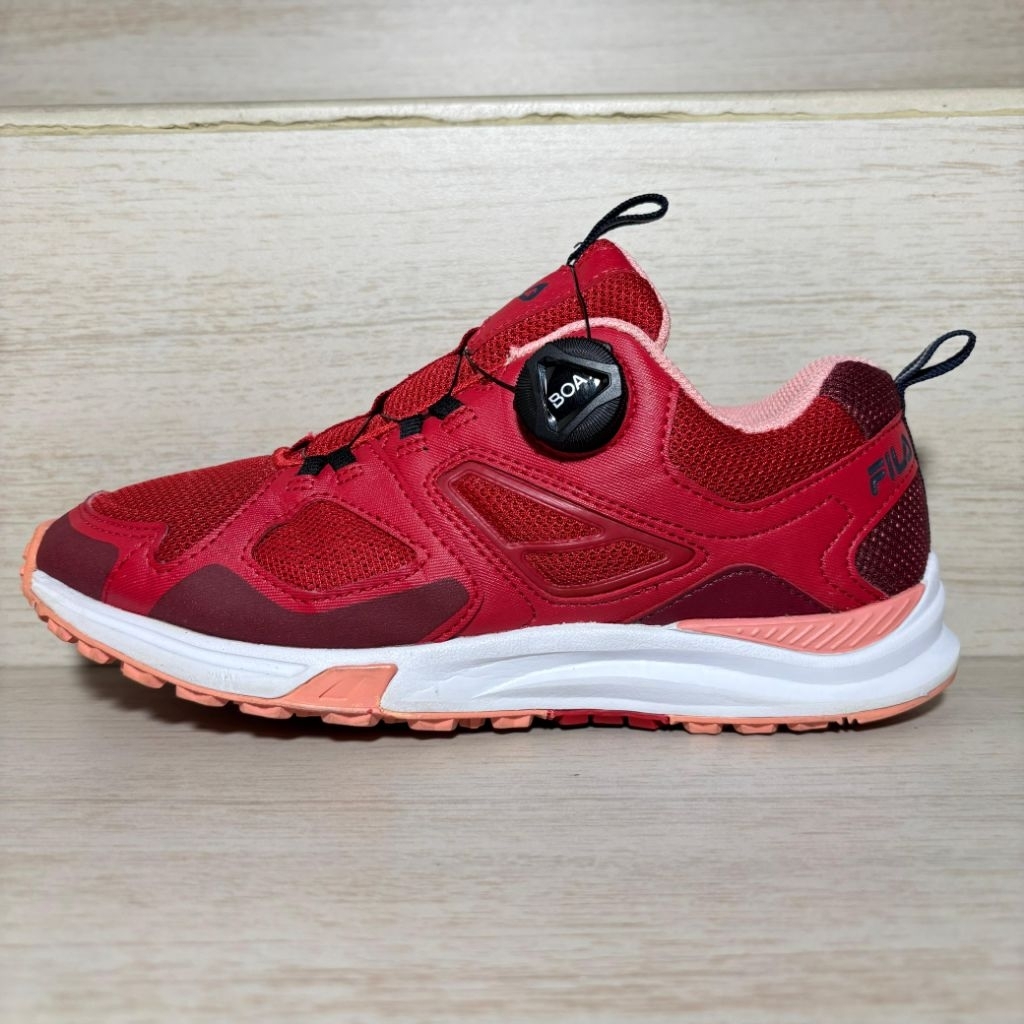 SEPATU OUTDOOR  TREKKING HIKING & RUNNING FILA BOA SYSTEM / TALI PUTAR SECOND ORIGINAL  [ MURAH ]