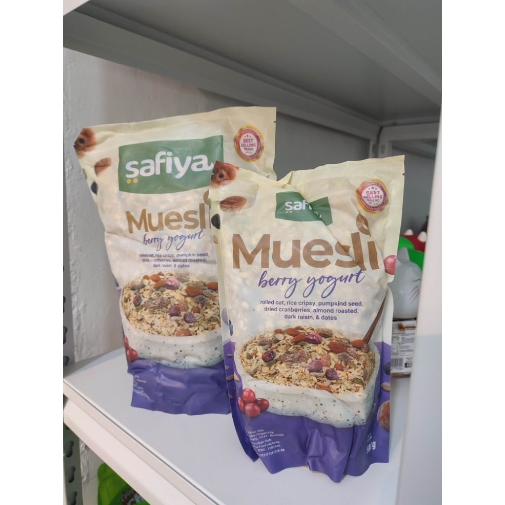 

Safiya Muesli Berry Yogurt 1 kg & 500 gram Sereal Diet Sehat
