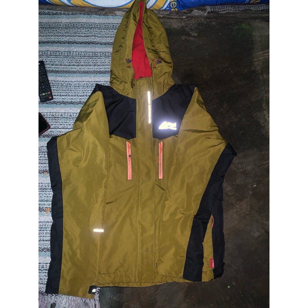 Jaket outdoor Arei