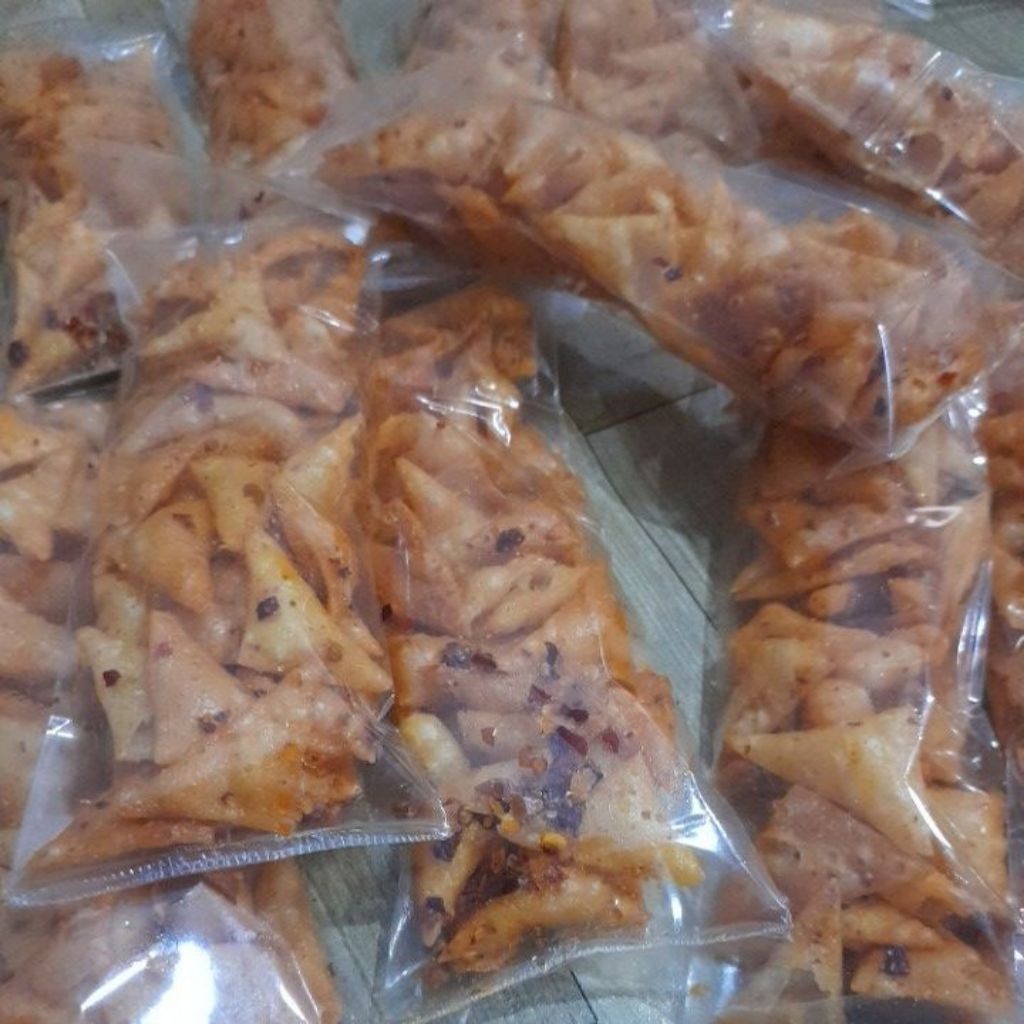 

Keripik Pangsit Chili Oil