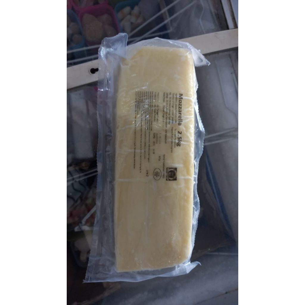 

Dairy Mozarella 2,5kg Frozen food cik ntik Jambi cemilan jajanan seblak korea jepang