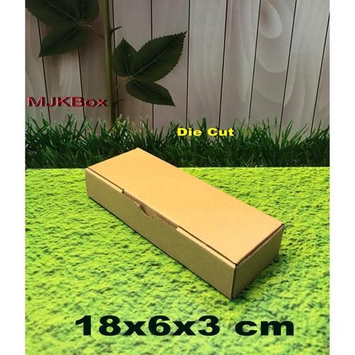 

Kardus/Karton/Box Uk. 18x6x3 cm....Model kardus Pizza