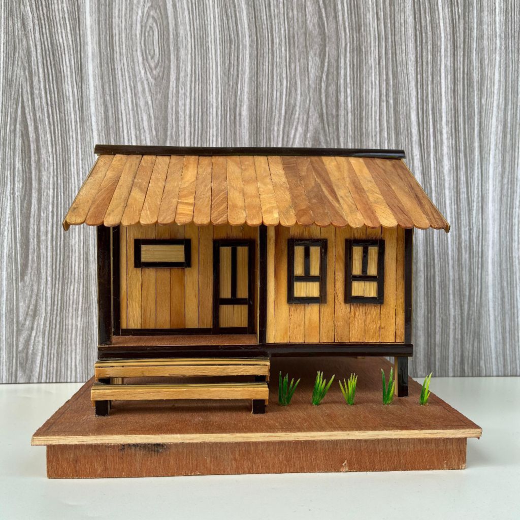 Dekorasi Miniatur Rumah Adat Jolopong Khas Sunda Dari Stick Ice Cream
