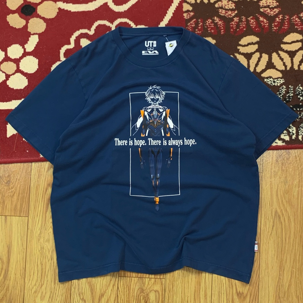UNIQLO X EVANGELION TEE SIZE L | TEES UNIQLO X EVANGELION | TSHIRT UNIQLO X EVANGELION | KAOS UNIQLO