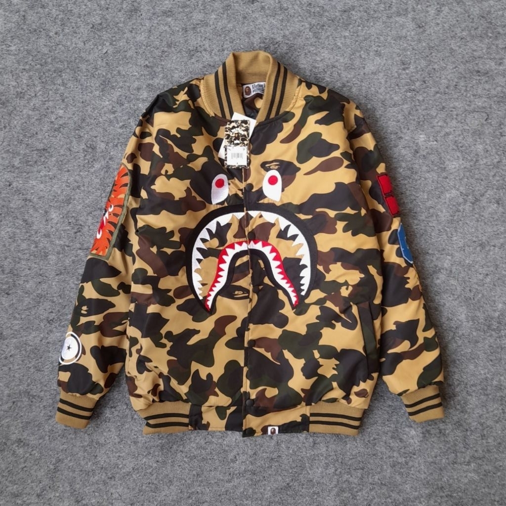 JAKET VARSITY BAPE CAMO WGM BORDIR