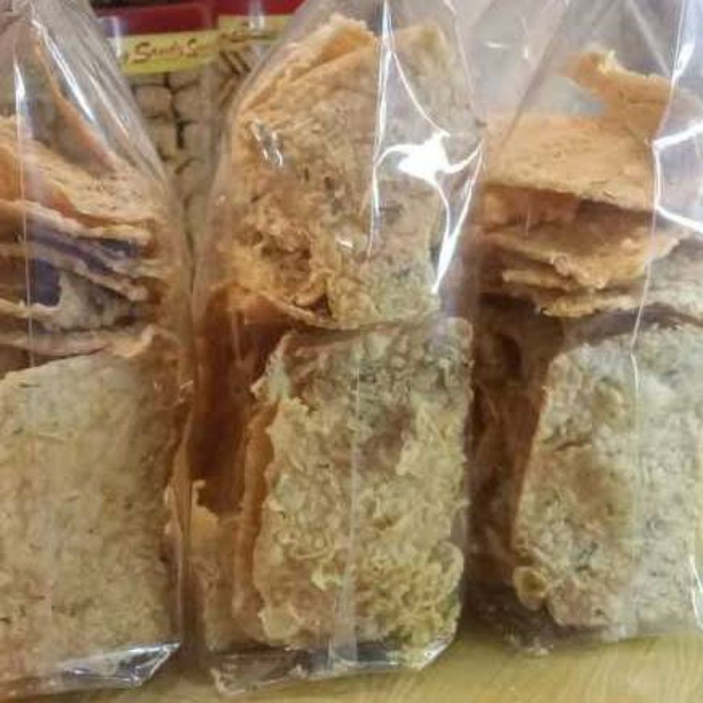 

TEMPE KRIPEK ORIGINAL RENYAH CRIPSY GURIH KEMASAN KERDUS