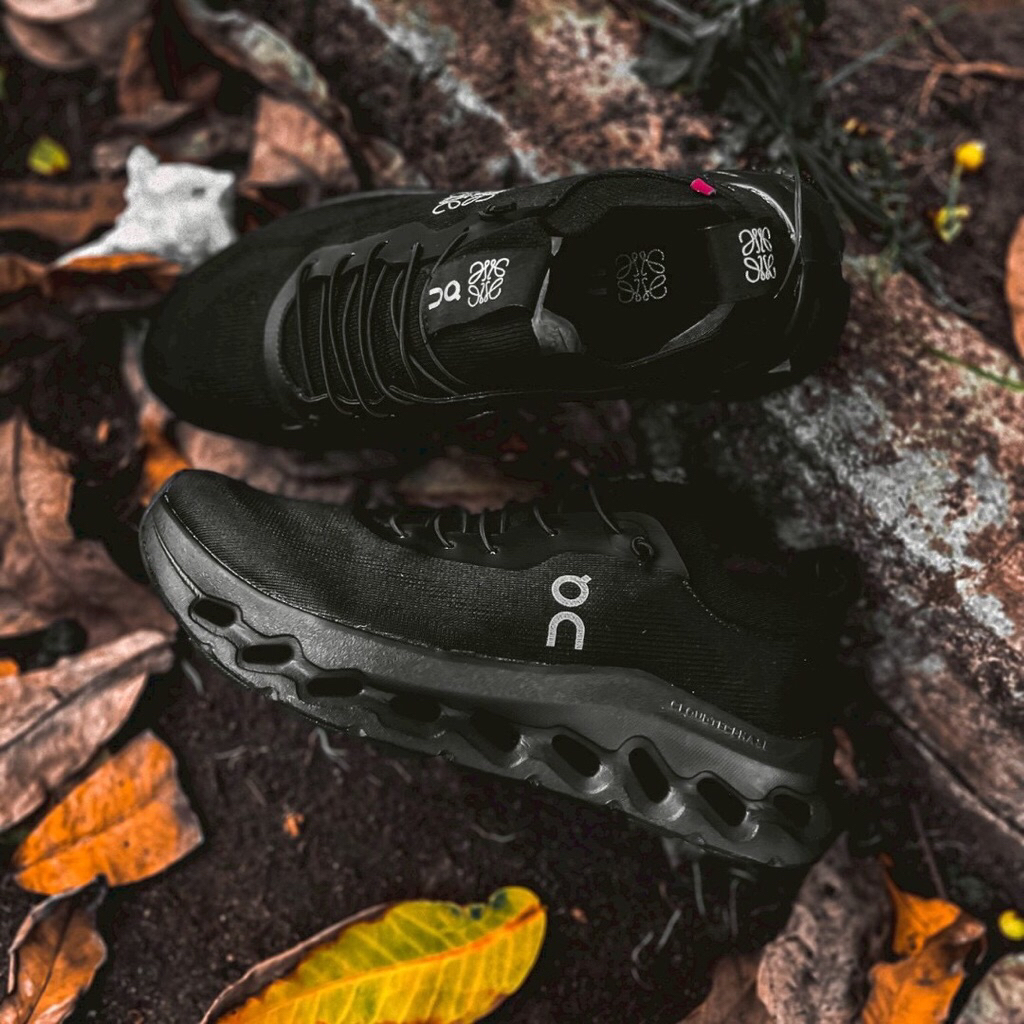 On Cloud x Loewe Full Black